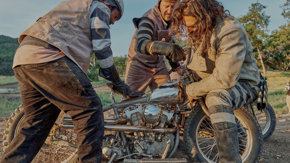 William Applegate, Jason Momoa, Nick Toscano