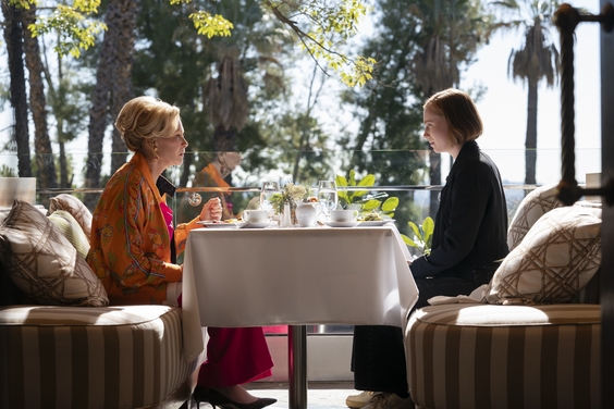 Jean Smart, Hannah Einbinder