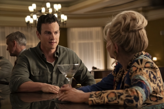 Luke Cook, Jean Smart