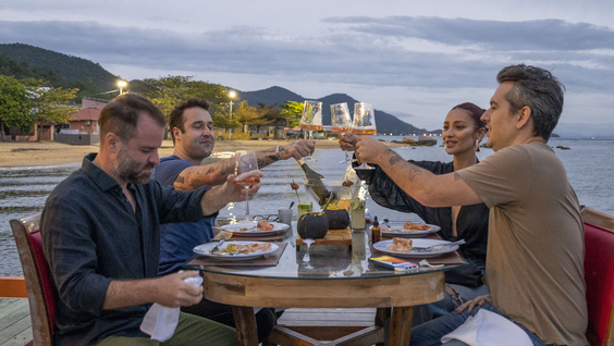 Shay Mitchell, Pedro McCardrell, Fernando Machado, Bruno Bittincourt