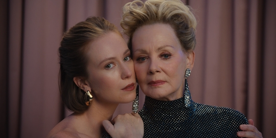 Hannah Einbinder, Jean Smart