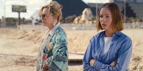 Jean Smart, Hannah Einbinder