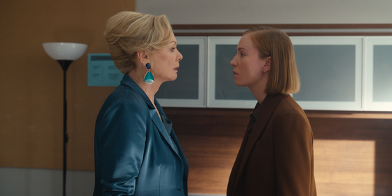Jean Smart, Hannah Einbinder