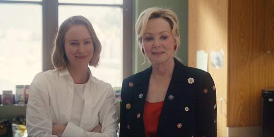 Jean Smart, Hannah Einbinder