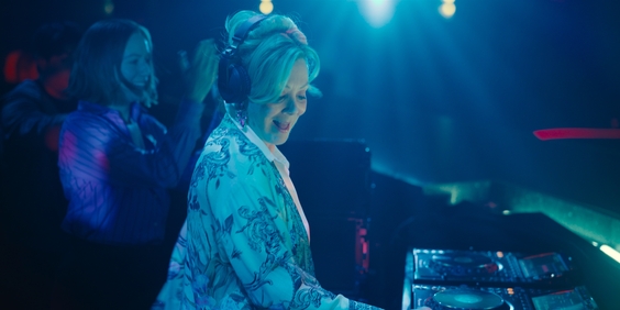 Jean Smart, Hannah Einbinder