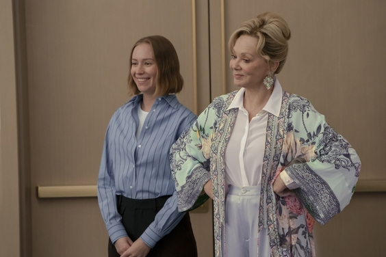 Hannah Einbinder, Jean Smart