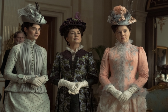 Hannah Shealy, Donna Murphy, Amy Forsyth
