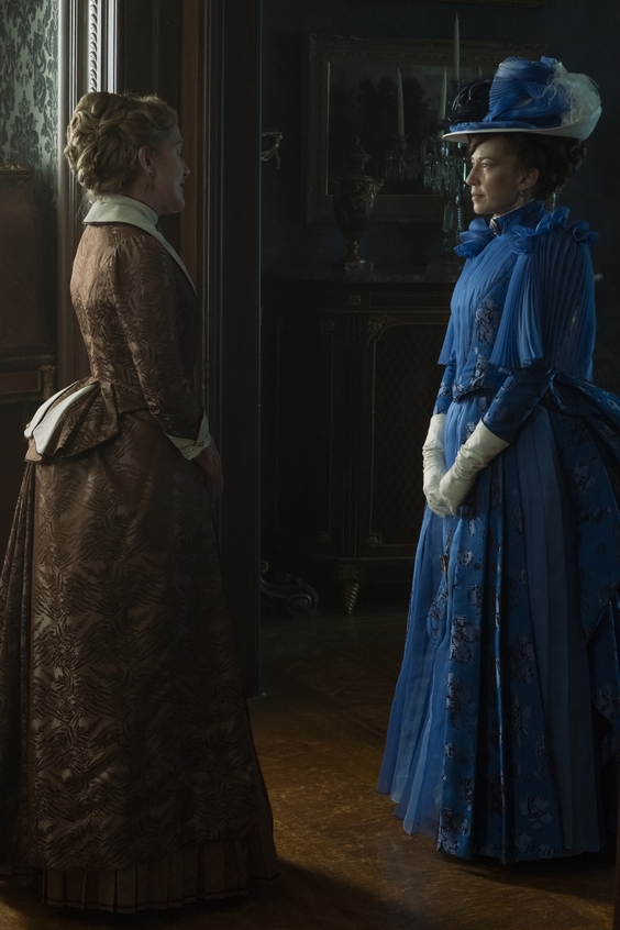 Victoria Clark, Carrie Coon