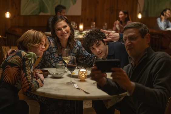 Sophia Lillis, Lake Bell, Will Price, Tim Robinson