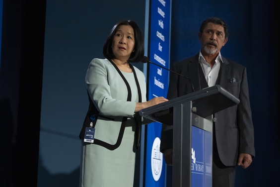 Regina Ohashi, Lou Diamond Phillips