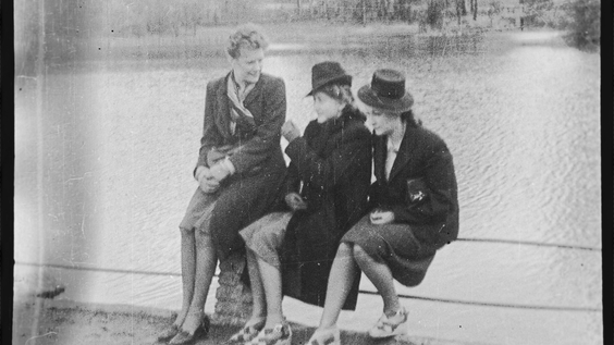 33 Photos from the Ghetto