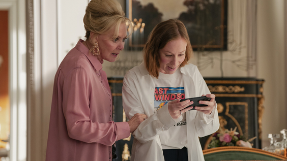 Jean Smart, Hannah Einbinder