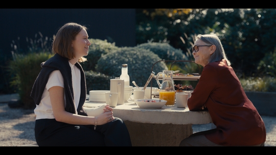Hannah Einbinder, Cherry Jones