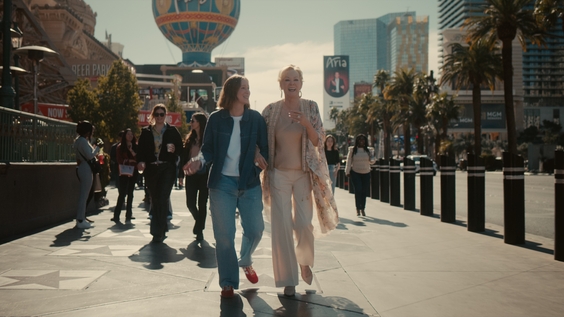Jean Smart, Hannah Einbinder