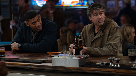 Aaron Pierre, Kyle Chandler