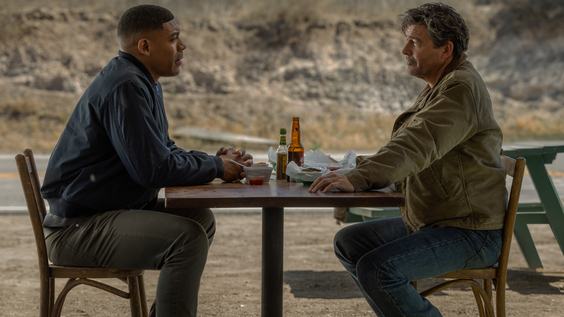 Aaron Pierre, Kyle Chandler