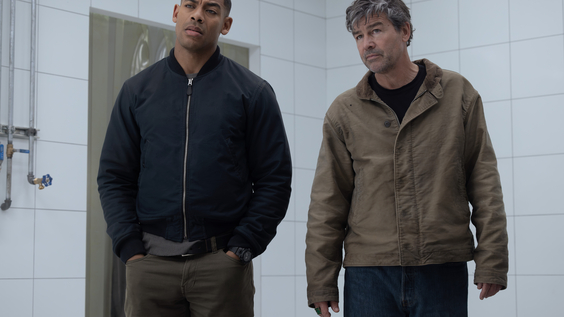 Aaron Pierre, Kyle Chandler