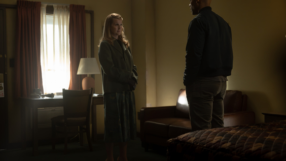 Laura Linney, Aaron Pierre